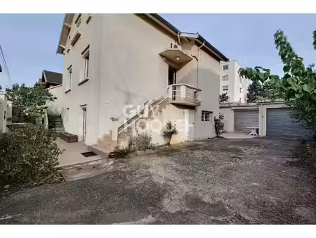santy la plaine  maison t5 de 160 m² + 80 m²  terrain de 355 m²  lyon 8ème (69008)