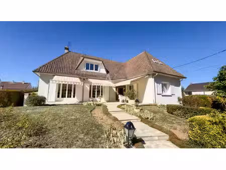 belle propriété de 7 pièces de 160 m2.