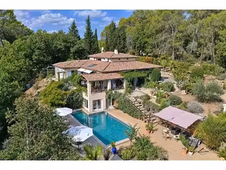 tourrettes – villa 220 m² avec piscine  studio indépendant et terrain de 5 840 m²