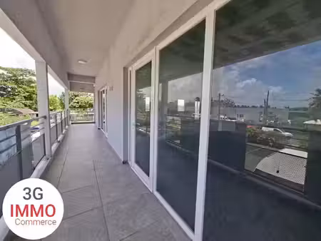 location locaux professionnels 136 m² à morne a l'eau (97111)  2 493 €