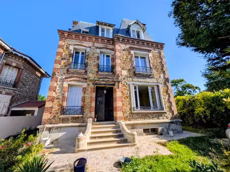 maison de luxe à vendre dans le quartier marcel pagnol