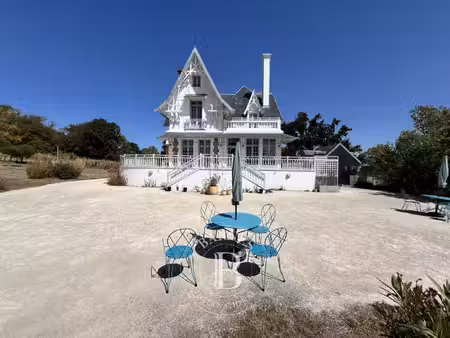 villa de luxe à vendre dans le quartier agora