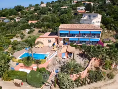 villa de luxe à vendre dans le quartier le levant