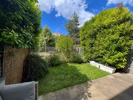 caluire - 7 chemin de la vire - t3 de 63m² climatisé à louer en meublé incluant un garage