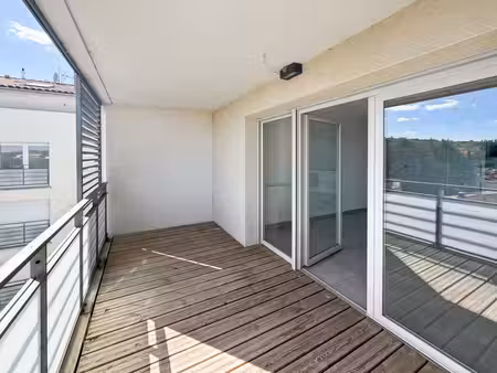 appartement t3 à vendre de 60 m² avec balcon et 2 parkings — castanet-tolosan (centre)