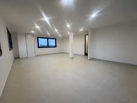 location appartement 4 pièces  112.00m²  le châtelet