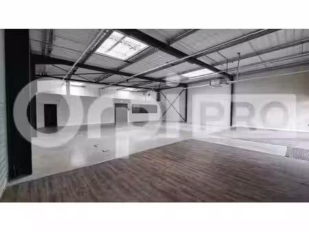 vente commerce montlucon 03100 407m²