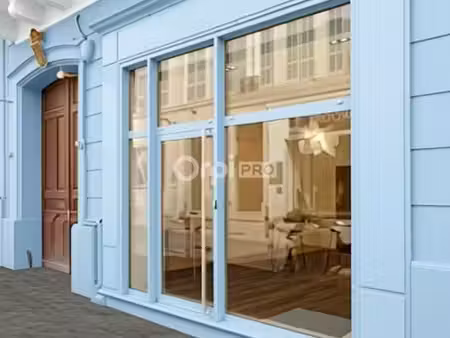 location commerce marseille 13001 153m²