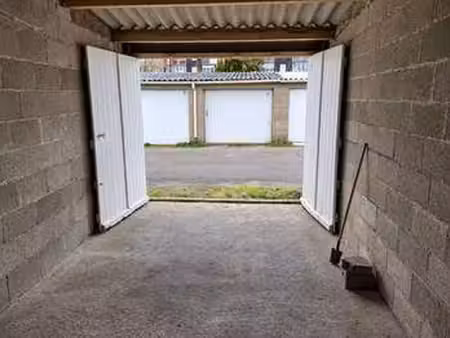 vente garage et parking à la roche-sur-yon (85000) : à vendre / 17m² la roche-sur-yon