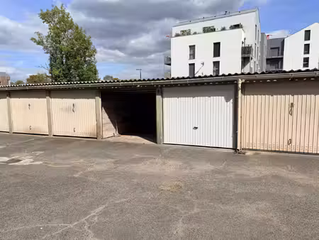 box à vendre quartier la varenne - bords de marne