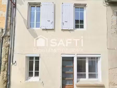maison coeur du village dans cartier calme