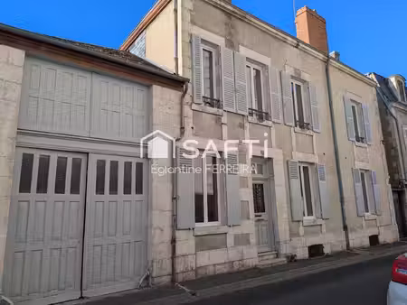 issoudun  hyper centre  maison de caractère de 205 m²  5 chambres  grand garage et cour fe