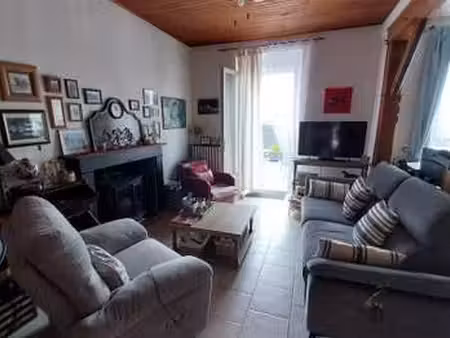 vente longère et corps de ferme à saint-aignan-sur-roë (53390) : à vendre / 114m² saint-ai