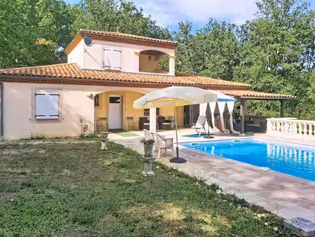 superbe plain-pied de 100 m² avec piscine et garage