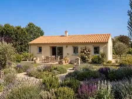 location maison à apremont (85220) : à louer / 70m² apremont