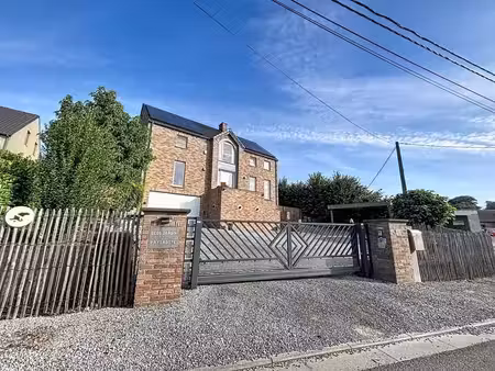 maison dans un mileu rural avec 5 chambres