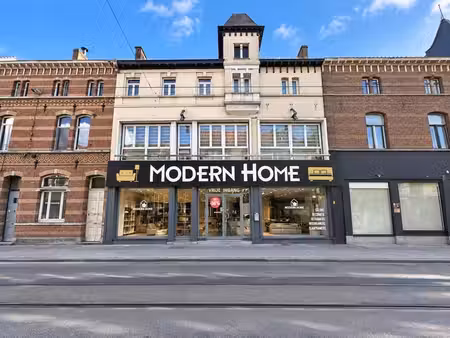 ruim handelspand van 980 m² op uitstekende locatie in het...