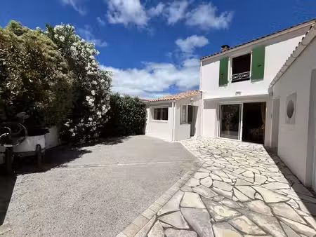 maison de luxe à vendre à la flotte