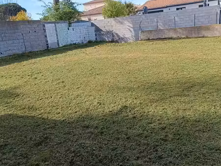 vend terrain viabilisé 556m2 saussan