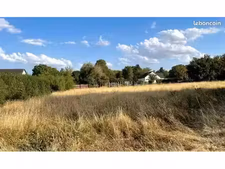 terrain constructible viabilisé de 2367 m2
