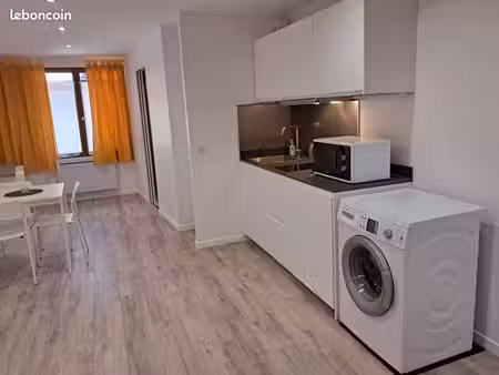 appartement meublé totalement rénové centre vieille ville historique annecy - location ave