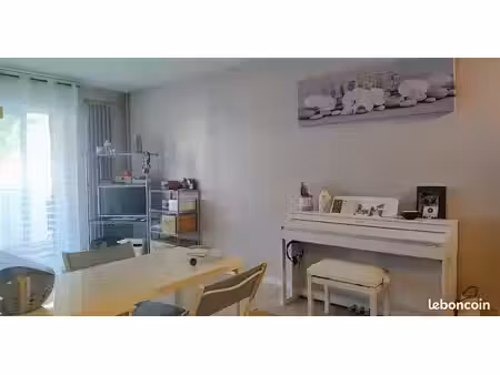 très joli studio meuble'