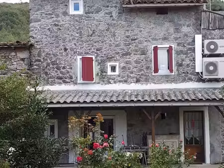 maison de village avec grand jardin