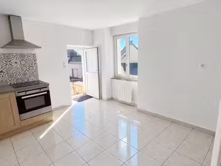 t2 à 10 min de chateau gontier