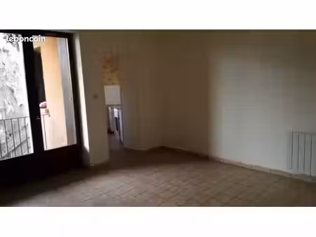 decazeville t3 - 65m2 - terrasse - garage dispo 1er novembre
