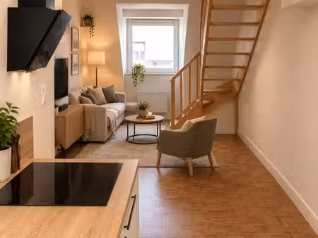 t3 refait à neuf plein de charme – 45 m² + mezzanine – lorient nouvelle ville / port – 725