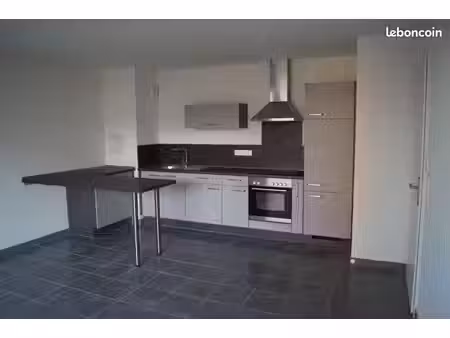 appart t2 + cuisine équipée + garage
