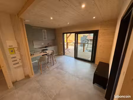 f2 meublé neuf de 45m² + terrasse + garage