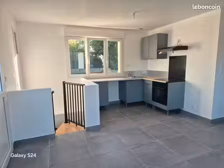location maison sur sous sol aménagé idéalement située