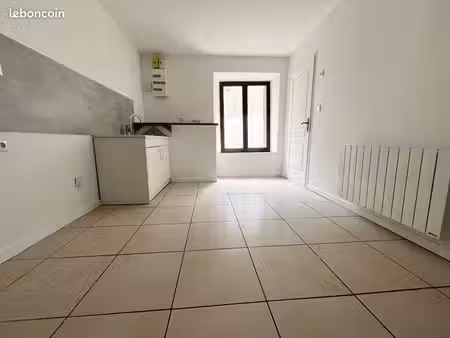 loue maison de ville f4