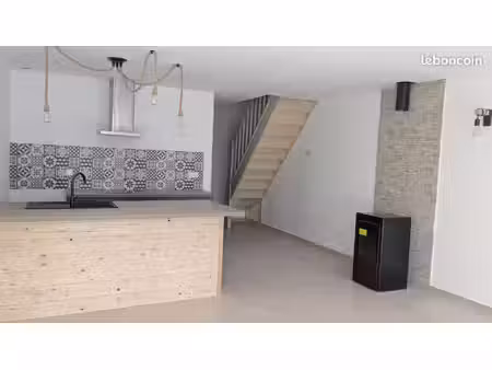 appartement t5 rénové avec terrasse – 3 chambres  poêle à pellets