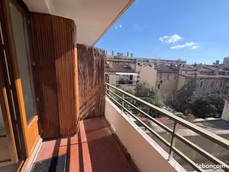 studio 1 pièce 30 m²