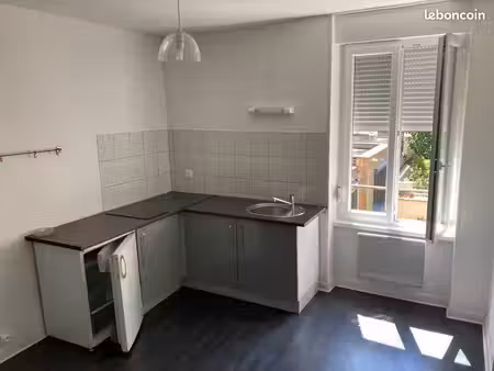 particulier loue f1 quartier st marie rue du maréchal juin