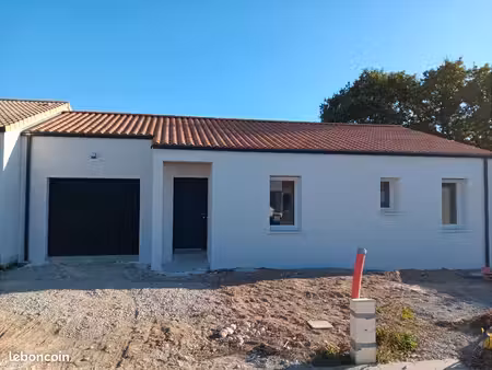 maison neuve 4 pièces  beaufou  900/mois hors charges
