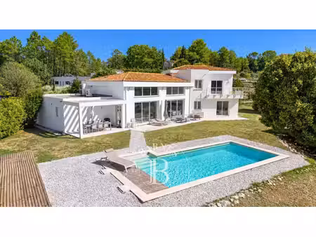 villa de luxe à vendre à montauroux