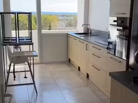 location appartement 3 pièces 75 m² à avignon (84000)