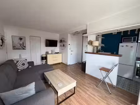 location meublée appartement 2 pièces 38.06 m² à la varenne saint hilaire (94210)  1 000 €