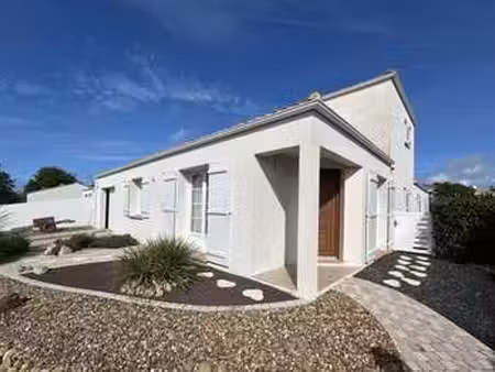 vente maison à givrand (85800) : à vendre / 133m² givrand