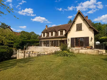 vente maison 8 pièces  207.00m²  vaux
