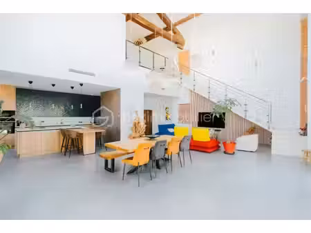 maison en pierre de 250 m² à bages