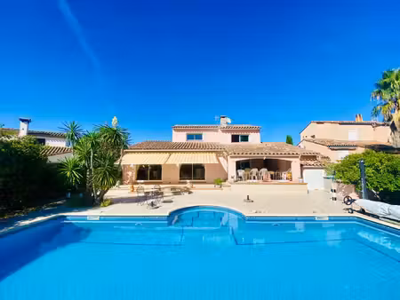 le boulou : magnifique villa d'architecte quartier résidenti