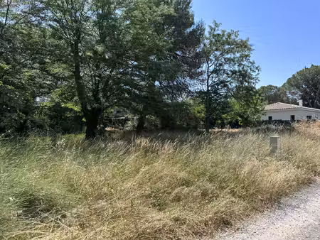 terrain constructible de 1330m2