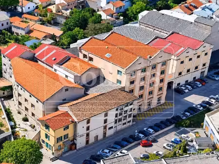 location local d’activités 3381m²