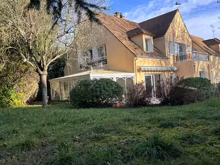 bougival proche des écoles et commerces.