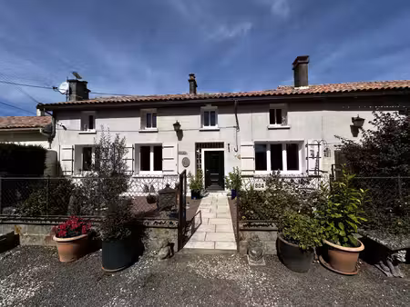 propriété de caractères  7 chambres  gîte  granges et 2 63 h