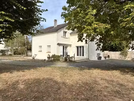 maison familiale  jardin  garage et piscine